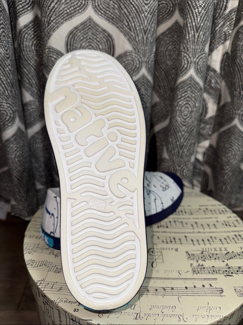 Native Shoes Jefferson Whale Print Slip-Ons - Unisex M7/W9 Rare Print - Picture 8 of 8
